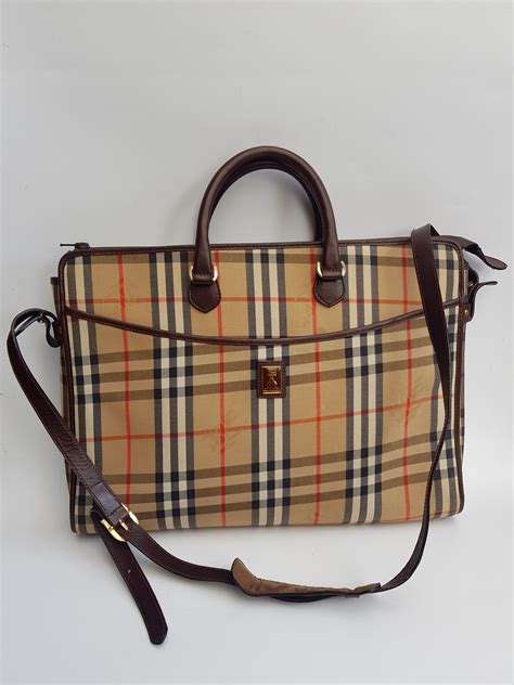 Burberry casen bag